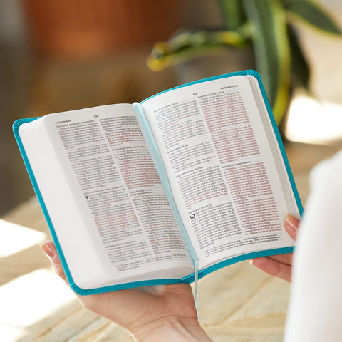 Image of NKJV, Thinline Bible, Compact, Leathersoft, Blue, Red Letter, Comfort Print: Holy Bible, New King James Version