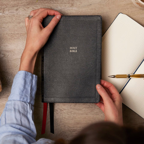 Image of KJV Holy Bible: Paragraph-style Large Print Thinline with 43000 Cross References Black Genuine Leather Red Letter Comfort Print (Thumb Indexed): King James Version