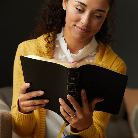 Image of KJV Holy Bible: Large Print Verse-by-Verse with Cross References Black Leathersoft Comfort Print: King James Version (Maclaren Series)