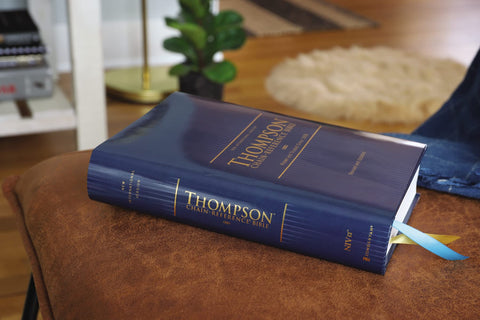 Image of NIV Thompson Chain-Reference Bible Hardcover Navy Red Letter Comfort Print
