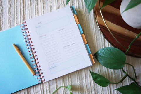 Image of DON'T LOOK BACK PLANNER: A YEARLONG ORGANIZER FOR GETTING UNSTUCK AND MOVING FORWARD WITH PASSION AND PURPOSE
