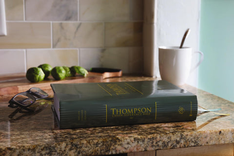 Image of ESV, Thompson Chain-Reference Bible, Hardcover, Green, Red Letter