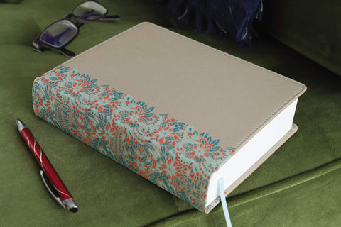Image of NIV Beautiful Word Bible Updated Edition Peel/Stick Bible Tabs Leathersoft over Board Gold/Floral Red Letter Comfort Print: 600+ Full-Color Illustrated Verses
