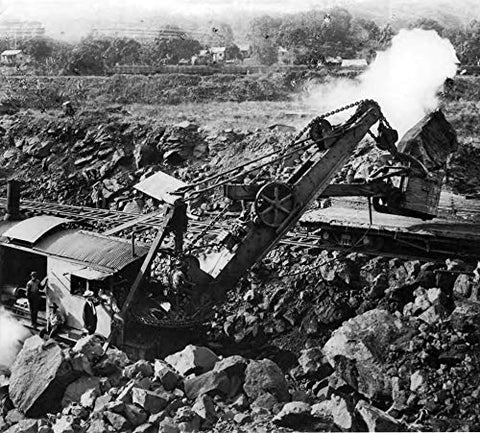 Image of THE BUILDING OF THE PANAMA CANAL IN HISTORIC PHOTOGRAPHS
