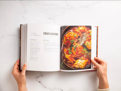 Image of THE COMPLETE ITALIAN COOKBOOK: 200 CLASSIC AND CONTEMPORARY ITALIAN DISHES MADE FOR THE MODERN KITCHEN (COMPLETE COOKBOOK COLLECTION)