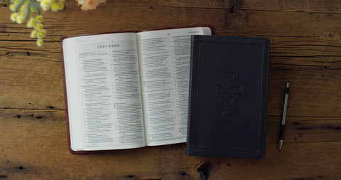 Image of ESV VALUE THINLINE BIBLE (TRUTONE, CHARCOAL, CELTIC CROSS DESIGN)