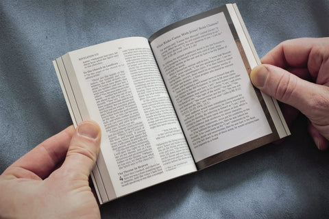 Image of NIV Case for Christ New Testament with Psalms and Proverbs Pocket-Sized Paperback Comfort Print: Investigating the Evidence for Belief