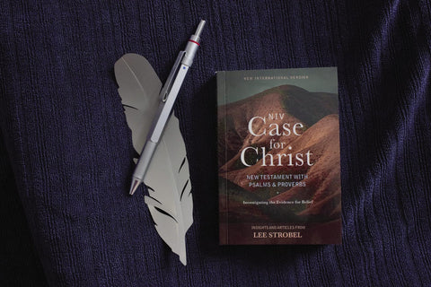 Image of NIV Case for Christ New Testament with Psalms and Proverbs Pocket-Sized Paperback Comfort Print: Investigating the Evidence for Belief