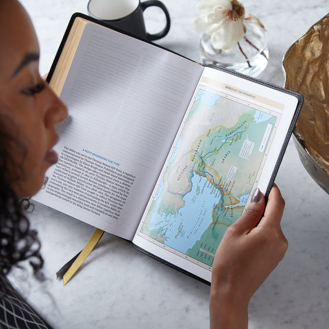 Image of KJV Holy Bible: Large Print Verse-by-Verse with Cross References Black Leathersoft Comfort Print: King James Version (Maclaren Series)