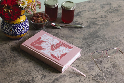 Image of NIV, THE BUSY MOM'S BIBLE, LEATHERSOFT OVER BOARD, PINK, RED LETTER, COMFORT PRINT: DAILY INSPIRATION EVEN IF YOU ONLY HAVE ONE MINUTE