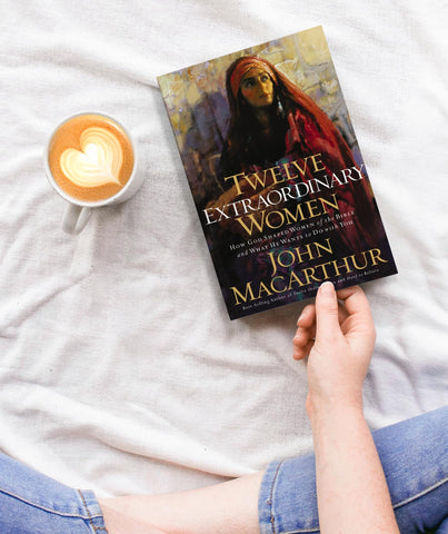 Image of TWELVE EXTRAORDINARY WOMEN: HOW GOD SHAPED WOMEN OF THE BIBLE, AND WHAT HE WANTS TO DO WITH YOU